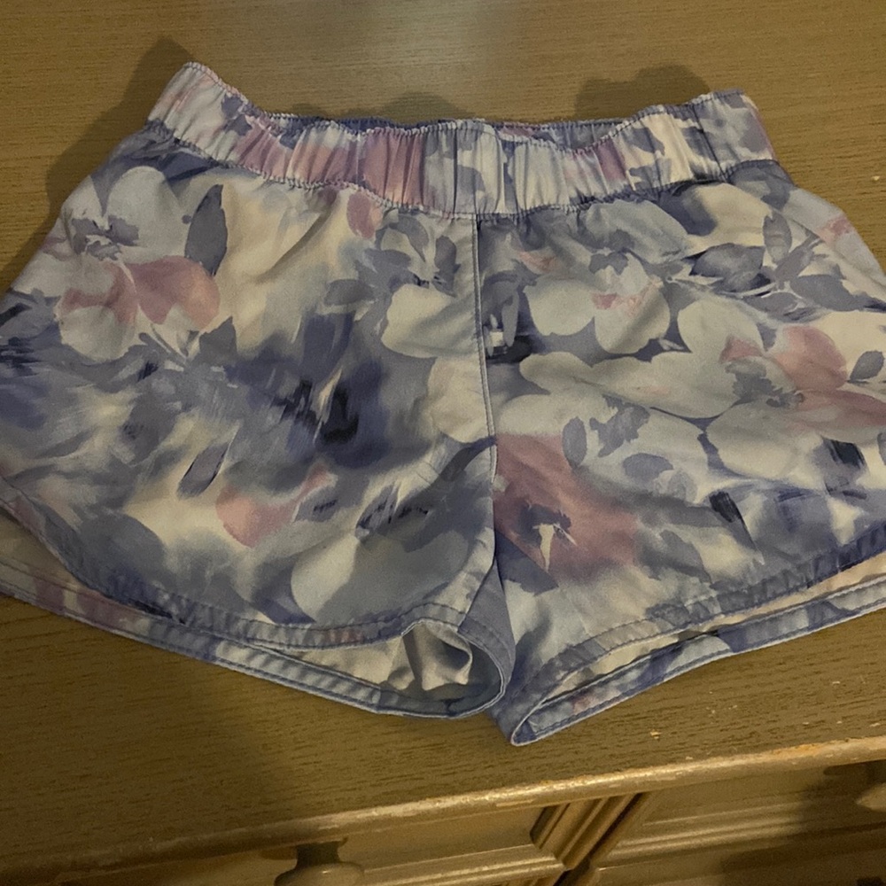 Girls active shorts size medium old navy